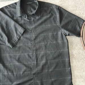 Men’s XL Shirt Axist button up Black and Charcoal gray shirt.